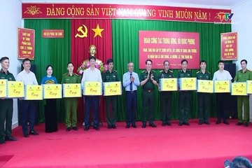 Đoàn công tác Bộ Quốc phòng và tỉnh Thanh Hóa viếng nghĩa trang liệt sỹ Mường Lát