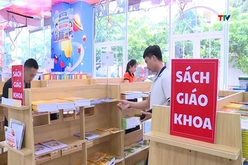 Thiếu sách giáo khoa do chậm trễ, sai quy trình