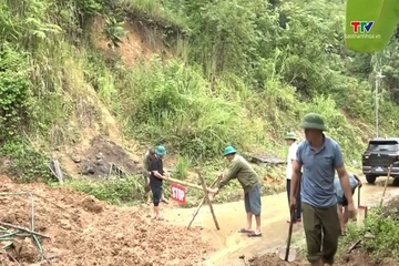 Mường Lát khẩn trương khắc phục sạt lở tuyến đường vào thôn Chiên Pục