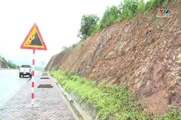 Kiểm tra, rà soát các điểm có nguy cơ sạt lở trên tuyến đường Vạn Thiện - Bến En