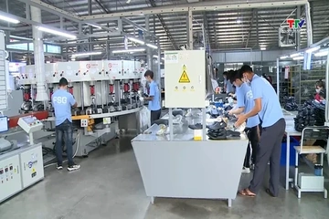 Sản xuất công nghiệp 8 tháng tăng gần 12%