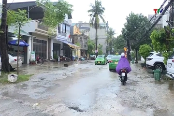 Đường Nguyễn Phục xuống cấp nghiêm trọng