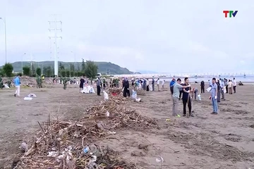 UBND phường Nghi Sơn ra quân dọn vệ sinh môi trường và thiết lập trật tự công cộng, trật tự đô thị