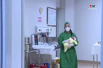 Thanh Hóa tiên phong thực hiện thủ tục khai sinh, thường trú, bảo hiểm y tế ngay tại bệnh viện