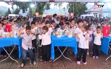 Đêm hội Trăng rằm - Thắp sáng nụ cười vùng cao