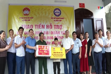Xã Triệu Sơn trao nhà Đại đoàn kết