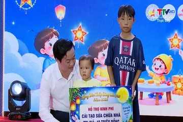Đồng chí Đỗ Đức Quế hiện thực hóa ước mơ dành tặng em Lê Bá Quý