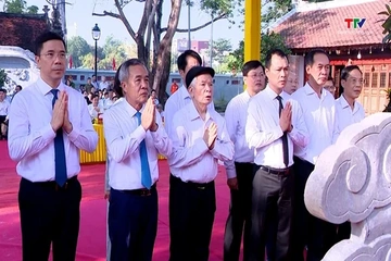 Thường trực Tỉnh ủy dâng hương tại di tích Quốc gia Thái miếu nhà Hậu Lê