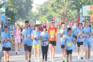 Gần 4.000 chân chạy trải nghiệm cung đường tuyệt đẹp tại Giải Marathon Sầm Sơn mở rộng năm 2026