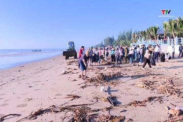 Xã Quảng Bình ra quân tổng vệ sinh môi trường và thiết lập trật tự công cộng