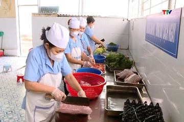 Nâng cao chất lượng bữa ăn bán trú cho học sinh
