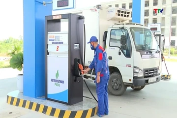 Tiếp tục giảm thuế xăng dầu đến hết năm 2026