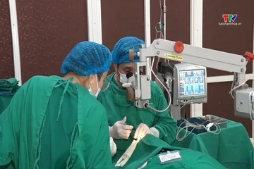 Chăm sóc sức khỏe đôi mắt cho người cao tuổi