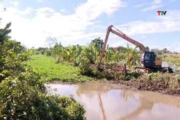 Thực hiện trục vớt, giải toả ách tắc trên kênh nhà Lê