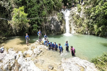 Khám phá vẻ đẹp thác Ba
