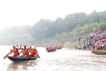 Khơi dậy tinh thần đoàn kết qua lễ hội đua thuyền truyền thống
