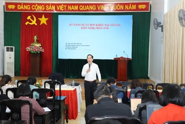 Bồi dưỡng nghiệp vụ tiếp công dân, giải quyết khiếu nại, tố cáo, phòng, chống tham nhũng, tiêu cực
