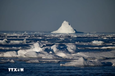 Trung Quốc: Tàu ngầm lặn sâu có người lái hoàn thành sứ mệnh thám hiểm Bắc Cực