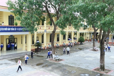 Tái thiết trường, lớp sau sắp xếp đơn vị hành chính