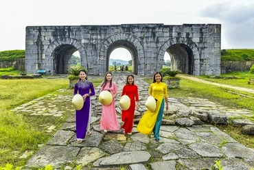 Độc đáo Thành Nhà Hồ