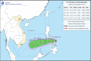 Áp thấp nhiệt đới di chuyển 10km/h hướng vào Biển Đông