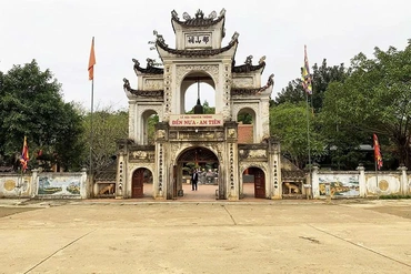 Linh thiêng đền Nưa