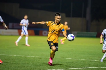 Thủ quân Doãn Ngọc Tân thay mặt đội Thanh Hóa cảm ơn người hâm mộ; Onana bị CĐV Thổ Nhĩ Kỳ tẩy chay