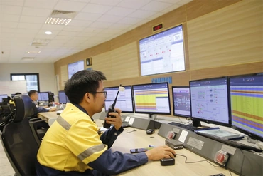 Những nhà máy “đỏ lửa” xuyên tết