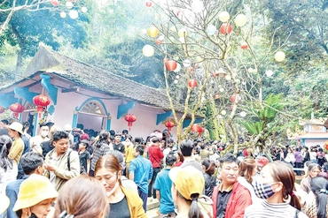 Xuất hành, đi lễ đầu năm - Nét đẹp tâm linh của người Việt