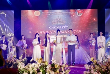 Sôi nổi chung kết Cuộc thi Sinh viên thanh lịch Trường Cao đẳng Y tế Thanh Hóa