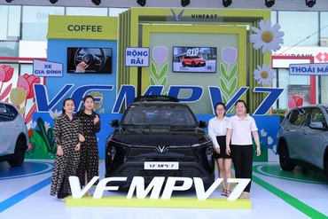 Khách hàng Thanh Hóa bất ngờ với VinFast VF MPV 7: “Hơn cả mong đợi, đúng chất xe gia đình”