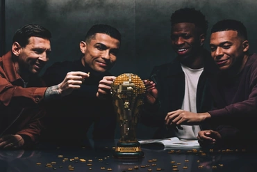 Messi và Ronaldo gây sốt World Cup; Đội tuyển Việt Nam thăng tiến mạnh nhất thế giới trên bảng xếp hạng FIFA