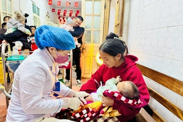 Từ Nghị quyết đến thực tiễn: Hành trình vì sức khỏe Nhân dân (Bài 2): Củng cố y tế cơ sở - “lá chắn”&nbsp;đầu tiên bảo vệ sức khỏe Nhân dân