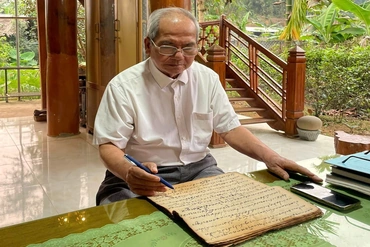Nghệ nhân tâm huyết truyền dạy chữ Thái
