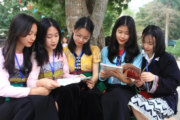 Giáo dục tư tưởng để học sinh dân tộc thiểu số “miễn dịch” trước thông tin xấu độc