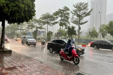 Cảnh báo dông, lốc, sét, mưa đá và mưa lớn cục bộ trong những giờ tới