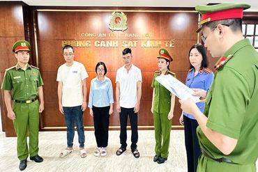 Xả gần 6 triệu kg chất thải trái phép, 3 đối tượng bị khởi tố