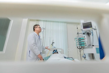 Cuộc chiến sinh tử 2 lần cứu sống nữ bệnh nhân nước ngoài ngay trên bàn can thiệp tại Vinmec Đà Nẵng