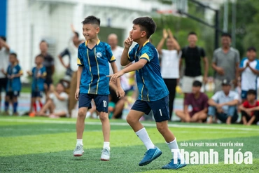 Mãn nhãn những cơn mưa bàn thắng trong ngày khai màn lứa tuổi U10