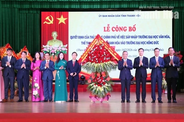 Công bố Quyết định sáp nhập Trường Đại học Văn hóa, Thể thao và Du lịch Thanh Hóa vào Trường Đại học Hồng Đức
