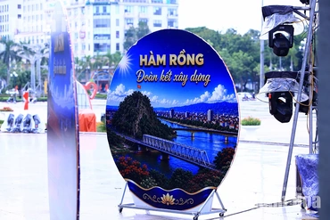 Khẩn trương hoàn tất công tác chuẩn bị cho Chương trình nghệ thuật “Thanh Hóa hòa nhịp cùng non sông” tại Quảng trường Lam Sơn