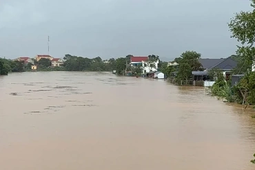 Lũ trên sông Bưởi tiếp tục lên, có khả năng xấp xỉ báo động 3