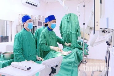 Bác sĩ say mê nghiên cứu, tận tâm vì người bệnh