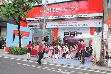 Sở hữu iPhone 18, khách hàng nhận trọn hệ sinh thái đặc quyền tại Viettel Store