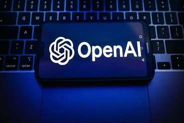 OpenAI tạm dừng huấn luyện mô hình AI mới nhất