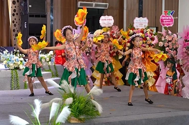 Thiếu nhi: Sắc hoa mùa hè