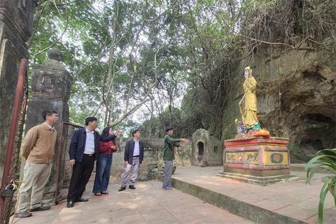 Đánh thức “Cánh quạ trắng” bên dòng sông Hoạt