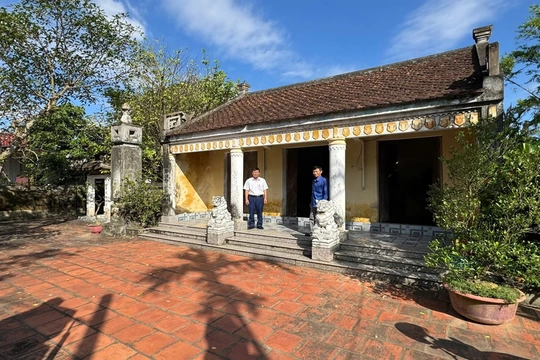 Đền thờ bia ký lăng mộ Quận công Lê Bùi Vị