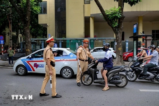Kiểm tra, xử lý 2.100 học sinh và phụ huynh vi phạm an toàn giao thông