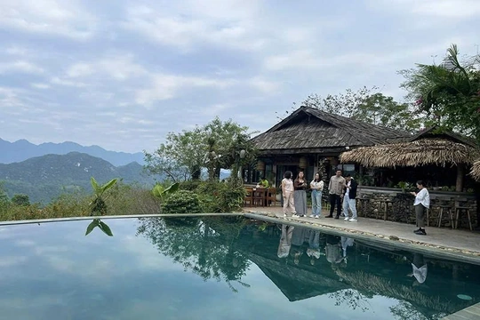 Chuyển đổi số, chuyển đổi xanh trong doanh nghiệp du lịch